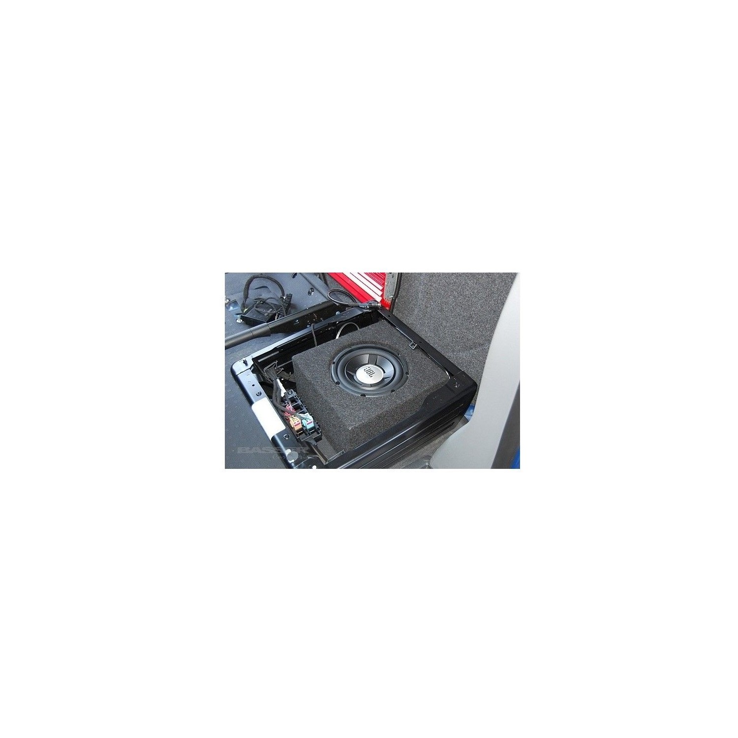 VW Transporter T5 obudowa subwoofera Basser FBvw20