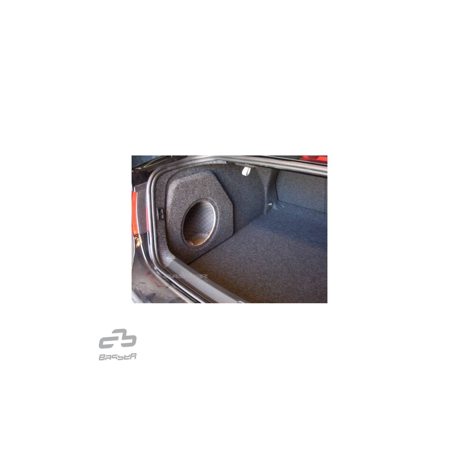 VW Passat B6/B7 Sedan obudowa subwoofera Basser FBvw10